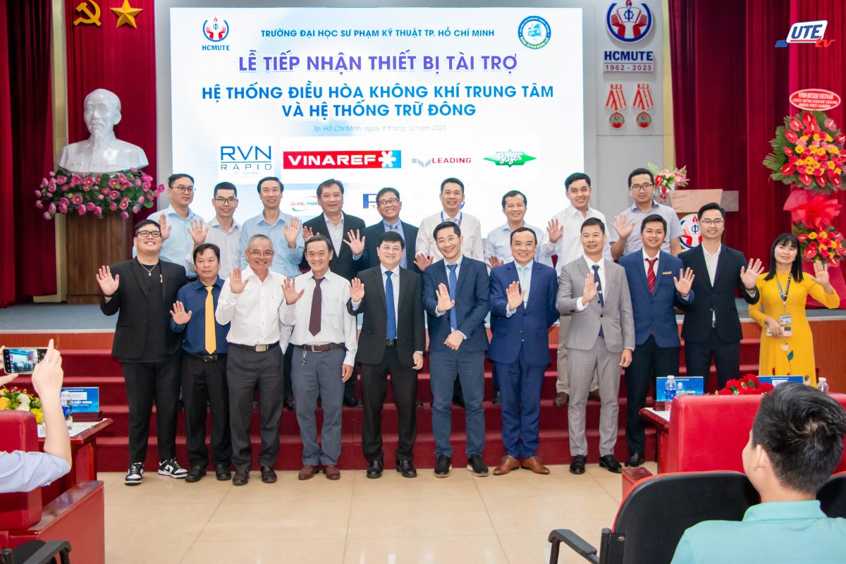 Vinaref, HCMC, lễ trao tặng thiết bị