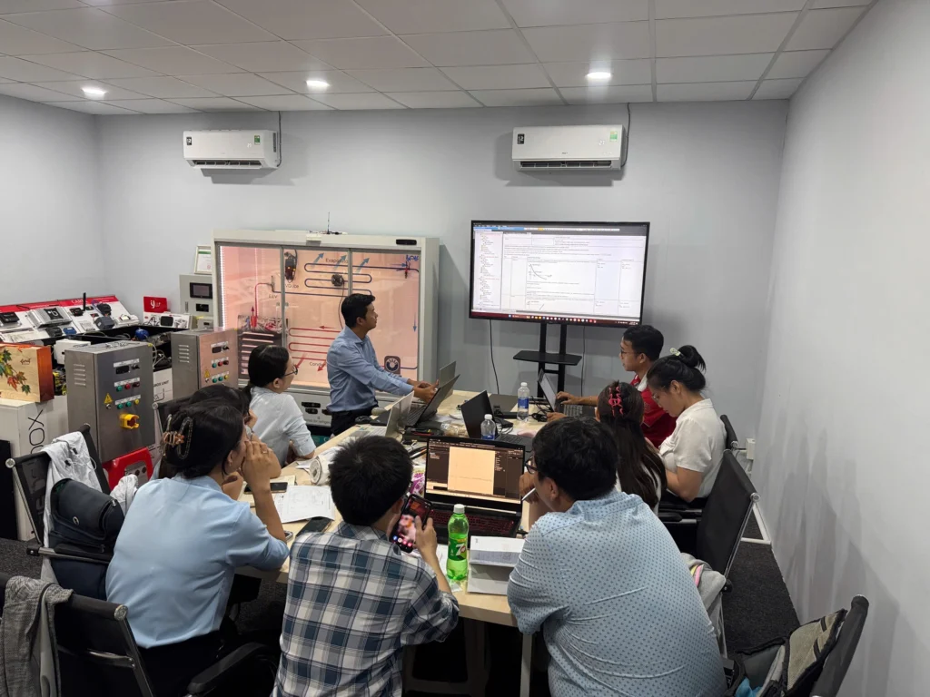 Vinaref phối hợp cùng trường Cao đẳng Kỹ Thuật Cao Thắng chia sẽ trao đổi
